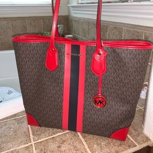 Authentic Michael Kors Signature Eva Large Tote